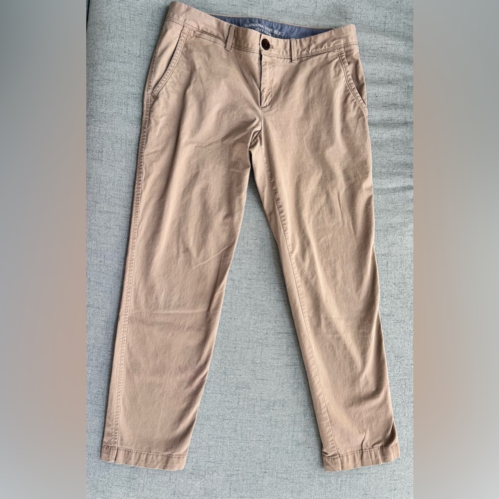 Banana Republic City Chino in Classic Khaki